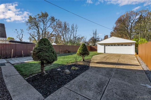 46 Vernon Drive, Amherst, NY 14225