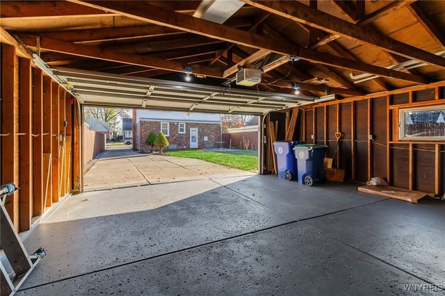 46 Vernon Drive, Amherst, NY 14225