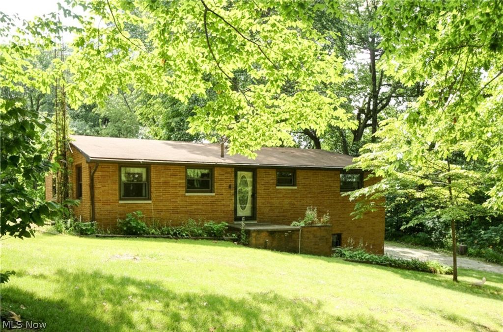 4708 Alabama Avenue SW, Navarre, OH 44662