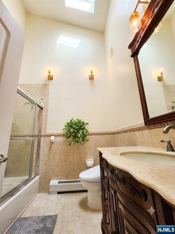 237 Central Boulevard 2, Palisades Park, NJ 07650