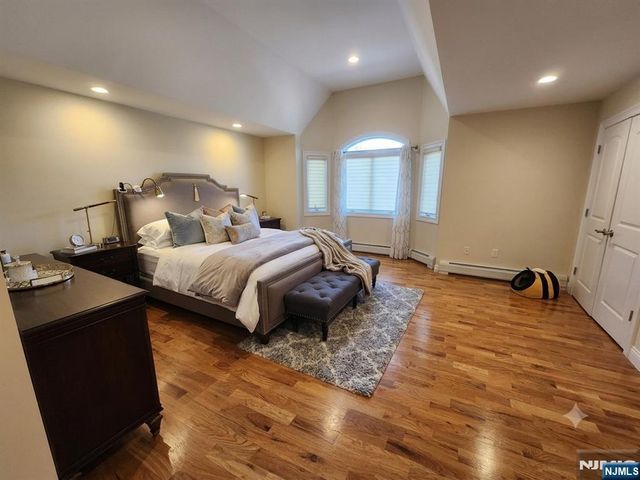 237 Central Boulevard 2, Palisades Park, NJ 07650
