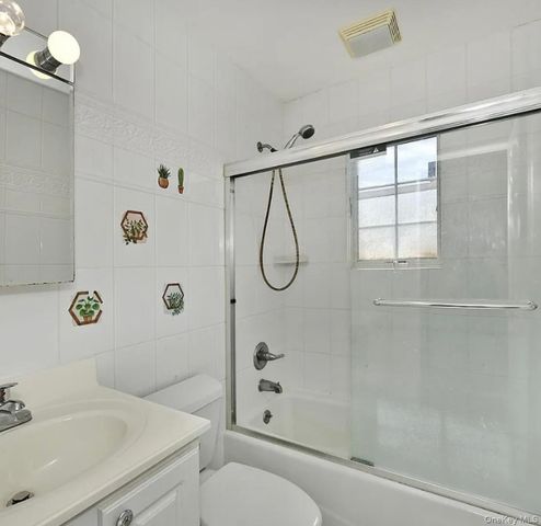 16A Inwood Road, Port Washington, NY 11050