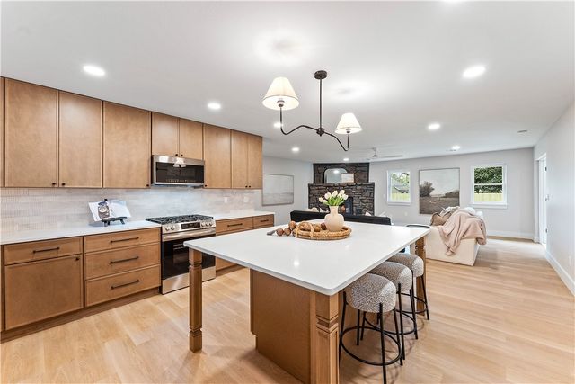 2110 SE 16th Street, Bentonville, AR 72712