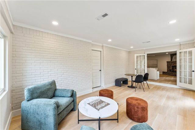 2110 SE 16th Street, Bentonville, AR 72712