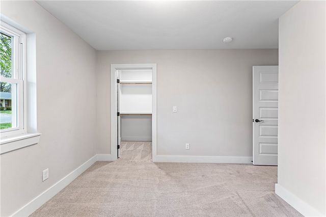 2110 SE 16th Street, Bentonville, AR 72712