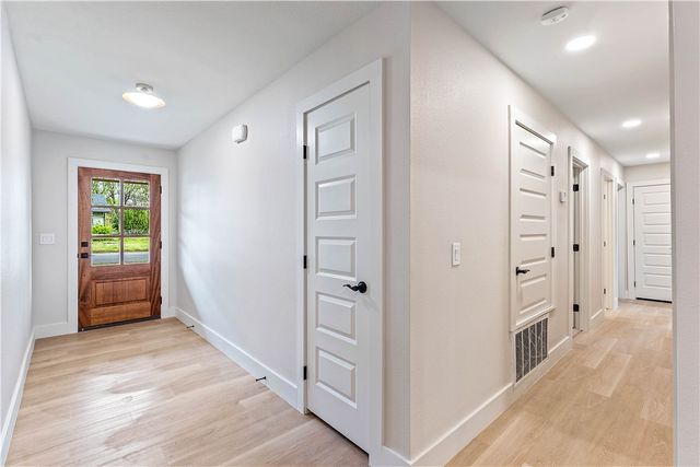 2110 SE 16th Street, Bentonville, AR 72712