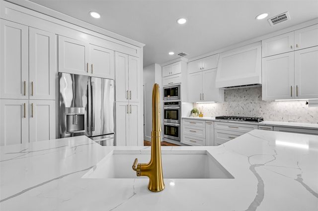 3105 Autumn Leaf Drive, Friendswood, TX 77546