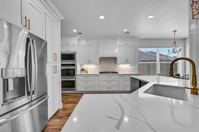 3105 Autumn Leaf Drive, Friendswood, TX 77546