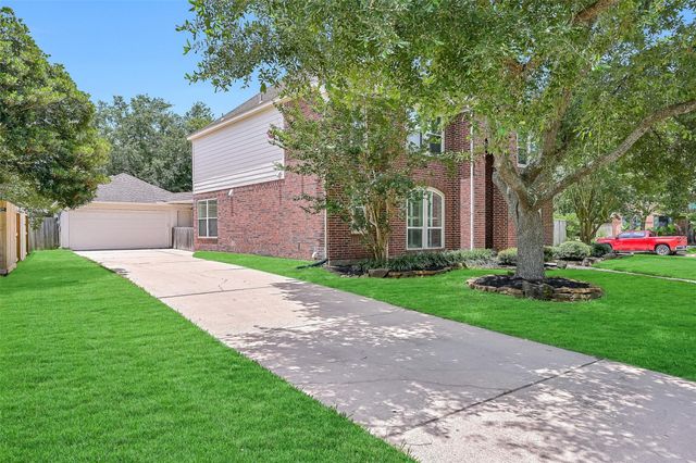 3105 Autumn Leaf Drive, Friendswood, TX 77546