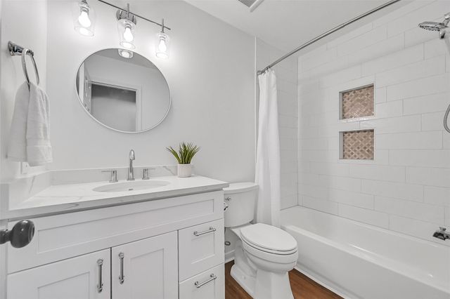 3105 Autumn Leaf Drive, Friendswood, TX 77546