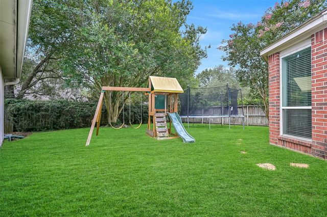 3105 Autumn Leaf Drive, Friendswood, TX 77546