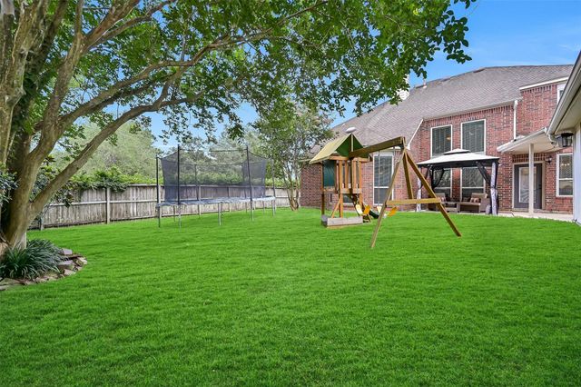 3105 Autumn Leaf Drive, Friendswood, TX 77546