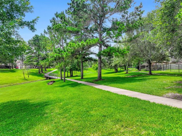 3105 Autumn Leaf Drive, Friendswood, TX 77546