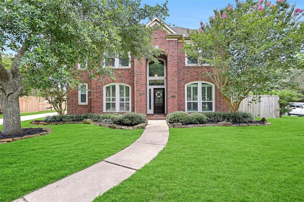 3105 Autumn Leaf Drive, Friendswood, TX 77546