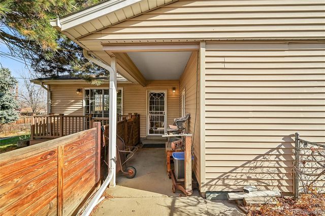 9083 W Iowa Avenue, Lakewood, CO 80232