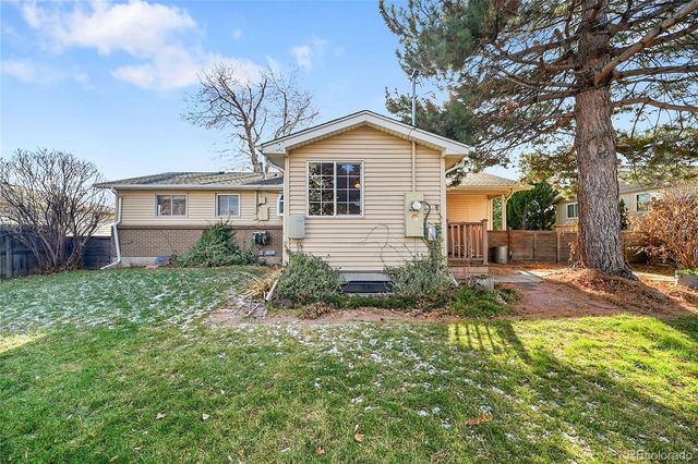 9083 W Iowa Avenue, Lakewood, CO 80232