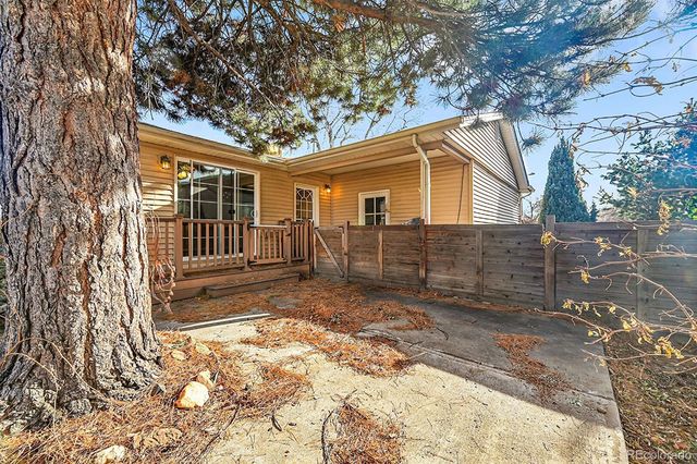 9083 W Iowa Avenue, Lakewood, CO 80232