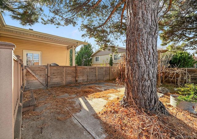 9083 W Iowa Avenue, Lakewood, CO 80232