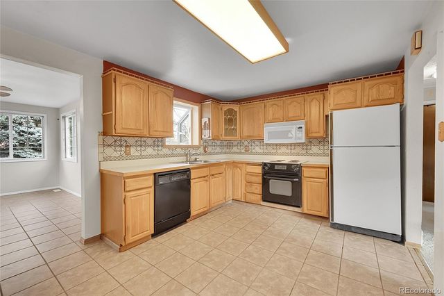 9083 W Iowa Avenue, Lakewood, CO 80232