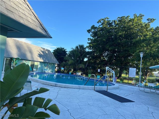 120 Grassy Key LN 38, Naples, FL 34114