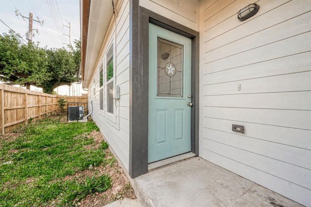 336 De Haven Street A, Houston, TX 77029