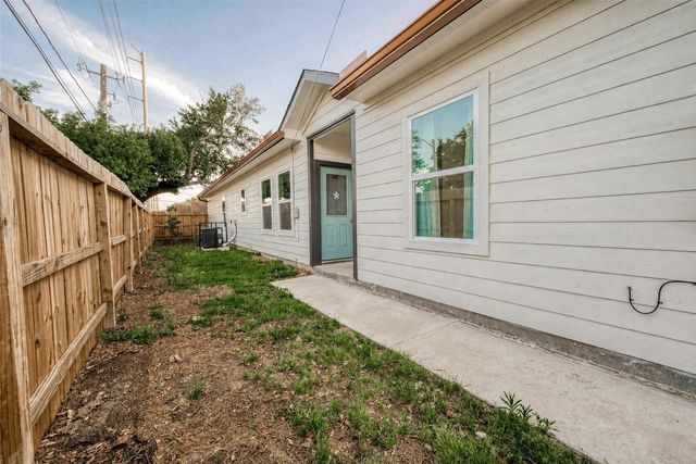 336 De Haven Street A, Houston, TX 77029