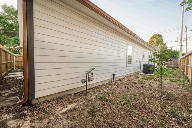 336 De Haven Street A, Houston, TX 77029