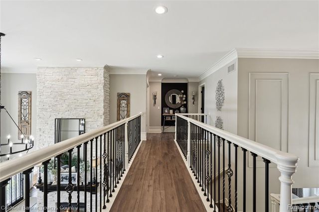 324 Nairn Circle, Highland, MI 48357