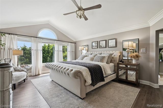 324 Nairn Circle, Highland, MI 48357