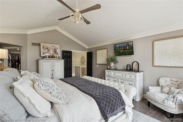 324 Nairn Circle, Highland, MI 48357