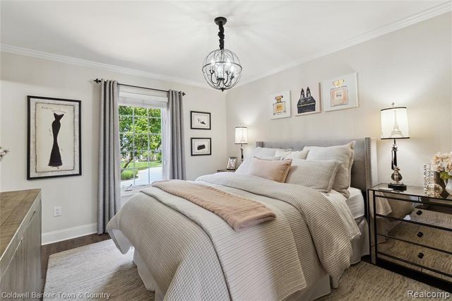 324 Nairn Circle, Highland, MI 48357