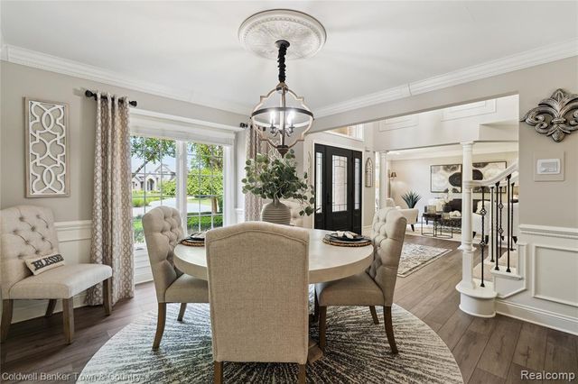 324 Nairn Circle, Highland, MI 48357