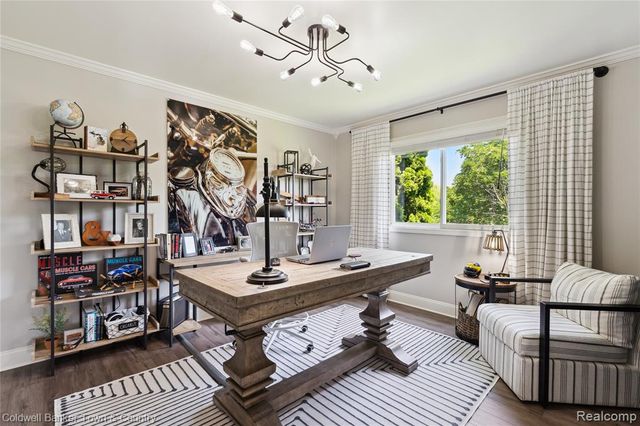 324 Nairn Circle, Highland, MI 48357