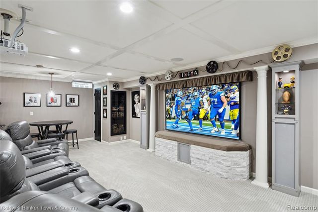 324 Nairn Circle, Highland, MI 48357