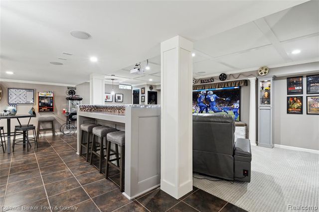 324 Nairn Circle, Highland, MI 48357