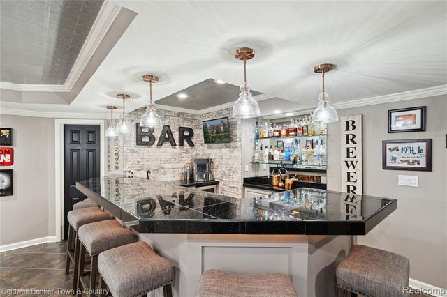 324 Nairn Circle, Highland, MI 48357