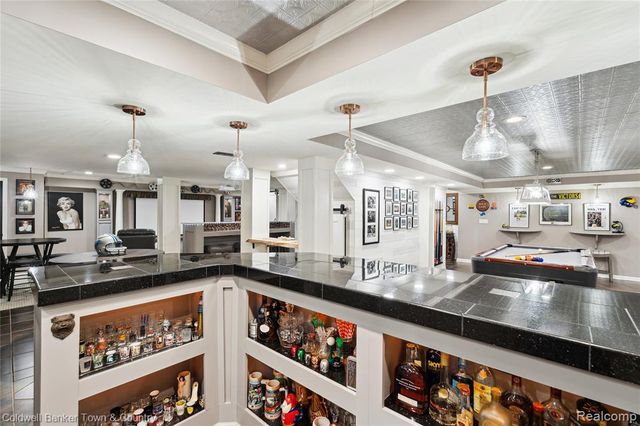 324 Nairn Circle, Highland, MI 48357