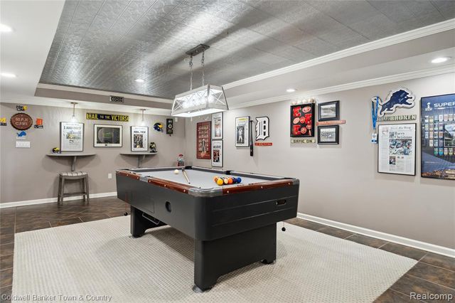 324 Nairn Circle, Highland, MI 48357