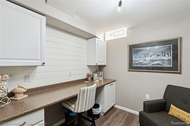 324 Nairn Circle, Highland, MI 48357