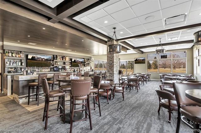 324 Nairn Circle, Highland, MI 48357