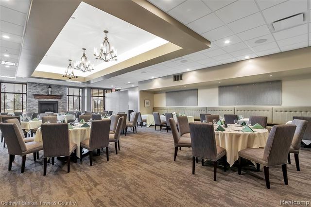 324 Nairn Circle, Highland, MI 48357