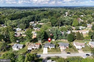 2411 LARCHWOOD RD, Wilmington, DE 19810