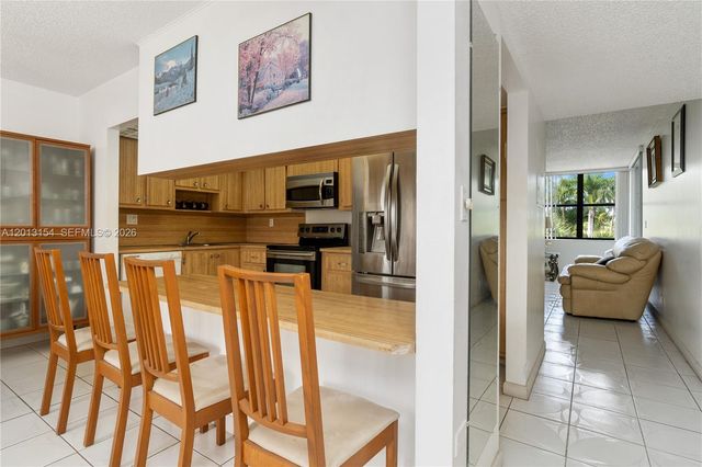 20401 NE 30th Ave 416-8, Aventura, FL 33180