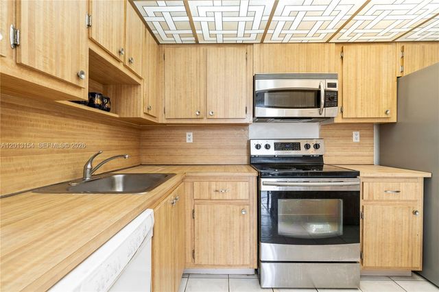 20401 NE 30th Ave 416-8, Aventura, FL 33180