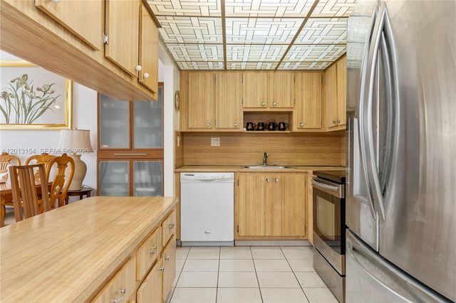 20401 NE 30th Ave 416-8, Aventura, FL 33180