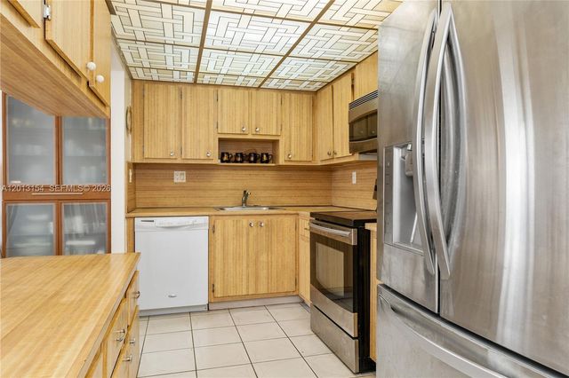 20401 NE 30th Ave 416-8, Aventura, FL 33180