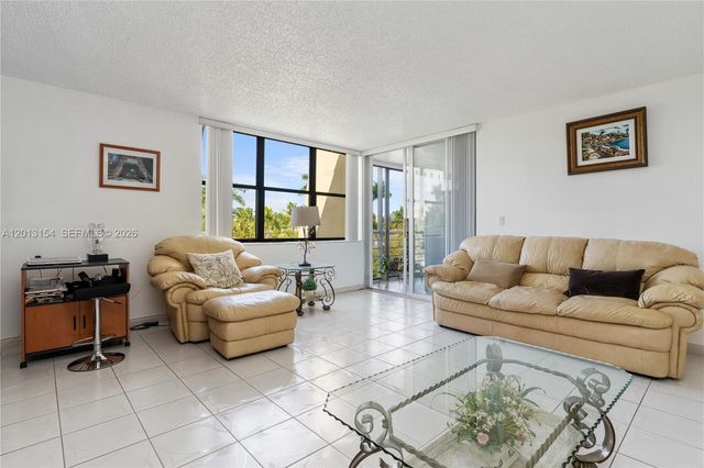 20401 NE 30th Ave 416-8, Aventura, FL 33180