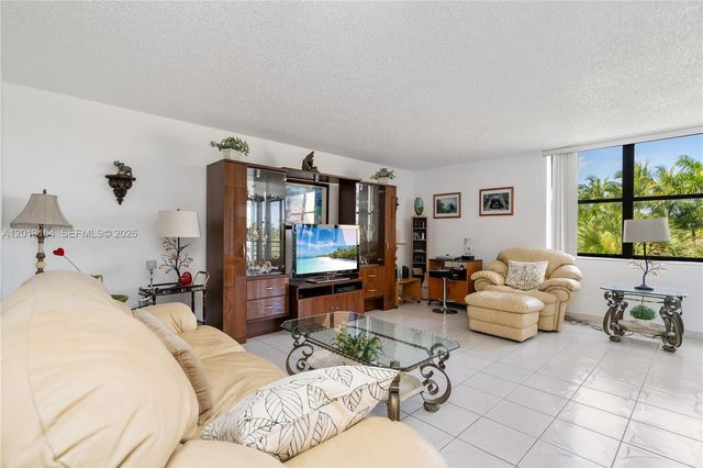 20401 NE 30th Ave 416-8, Aventura, FL 33180