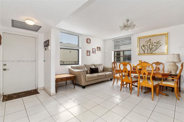 20401 NE 30th Ave 416-8, Aventura, FL 33180