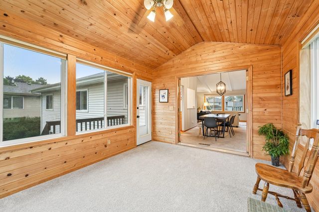 810 Clearbrook Lane, Vadnais Heights, MN 55127